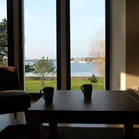 Manoir De Larmor 반느